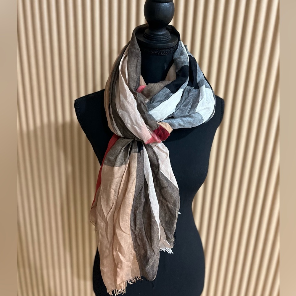 Burberry authentic cotton luxurious scarf 🔥 - Picture 5 of 16